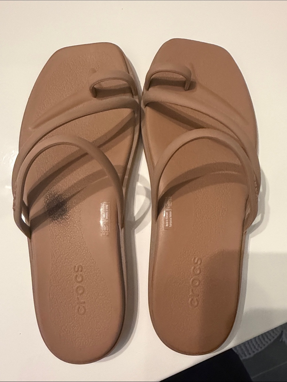 CROCS Women’s Tan Strappy Toe-Loop Sandals